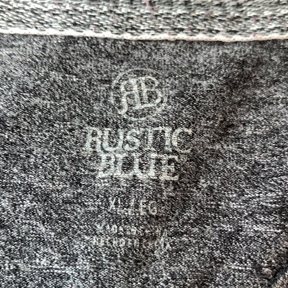 Boys tee - Picture 2 of 2